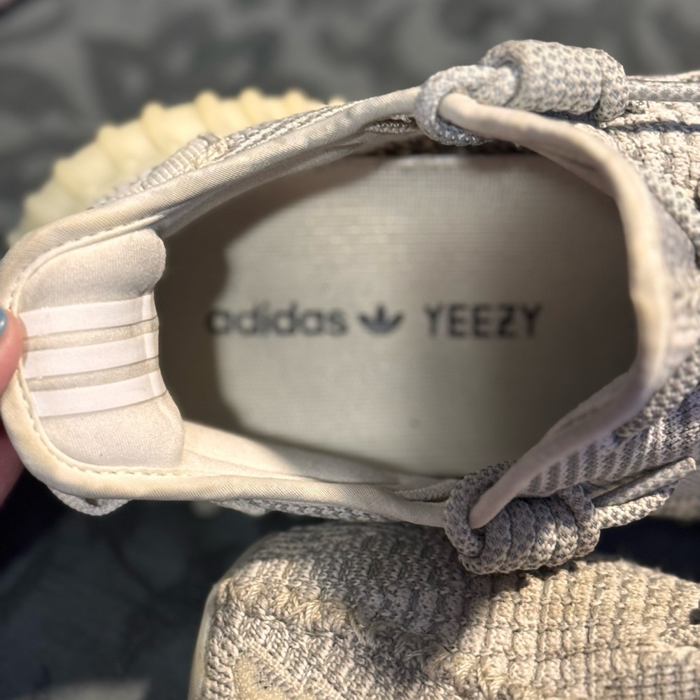 Yeezy Adidas Men’s 9.5 Shoes White / Grey - Picture 6 of 6